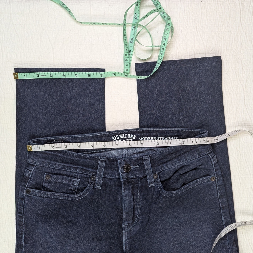 Signature by Levi Strauss Dark Blue Women's 4 short - Picture 5 of 10